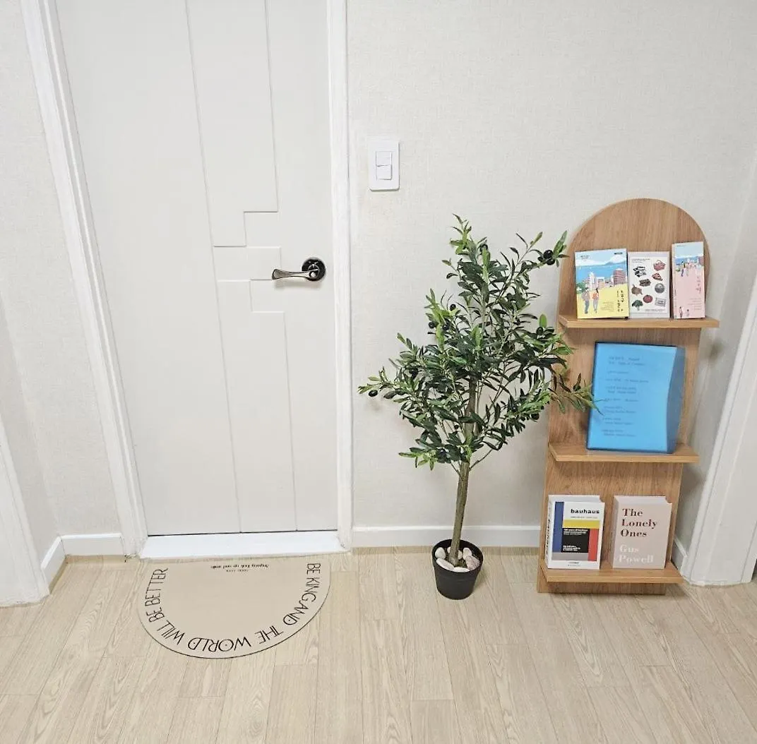 Проживание в семье Busan Stay Near Ktx Station #5Min Walk #Up To 5 Guests Южная Корея