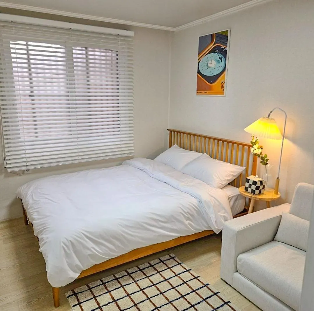Busan Stay Near Ktx Station #5Min Walk #Up To 5 Guests 0*,  Южная Корея